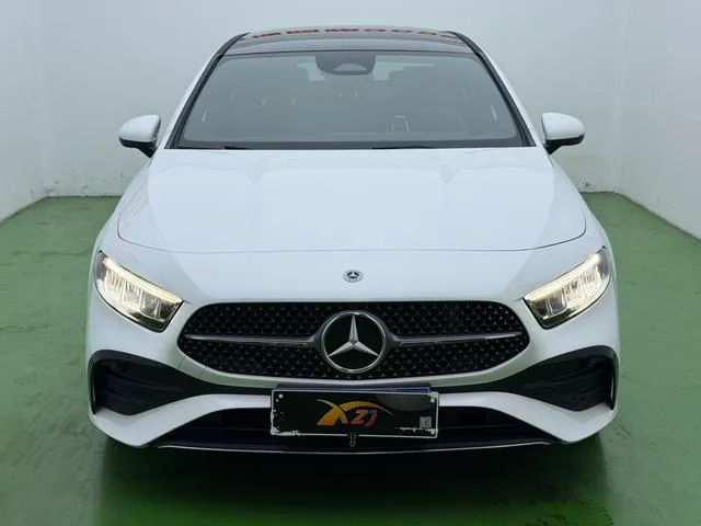 Mercedes-Benz A-Class 2023 A 200 L Voiture de sport version mode extérieur photo 2 Mercedes-Benz A-Class 2023 A 200 L Voiture de sport version mode extérieur photo 2