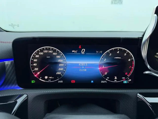 Mercedes-Benz A-Class 2023 A 200 L Voiture de sport version mode intérieur photo 16 Mercedes-Benz A-Class 2023 A 200 L Voiture de sport version mode intérieur photo 16