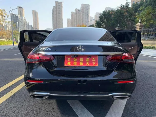 Mercedes-Benz E-Class 2022 Trois lifting E 300 L Style tendance Voiture extérieur photo 3 Mercedes-Benz E-Class 2022 Trois lifting E 300 L Style tendance Voiture extérieur photo 3