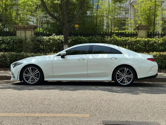 Mercedes-Benz CLS 2021 CLS 300 Dynamic exterior photo 3 Mercedes-Benz CLS 2021 CLS 300 Dynamic exterior photo 3