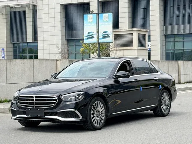 Mercedes-Benz E-Class 2023 E 300 L Fashionable Passenger car exterior photo 1 Mercedes-Benz E-Class 2023 E 300 L Fashionable Passenger car exterior photo 1
