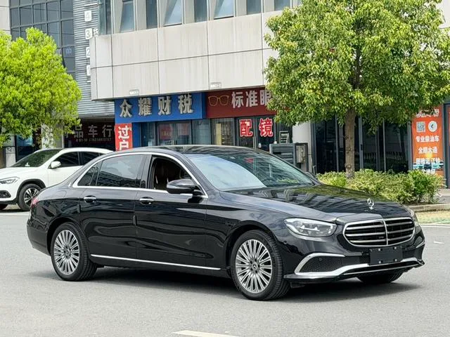 Mercedes-Benz E-Class 2023 E 300 L Fashionable Passenger car exterior photo 3 Mercedes-Benz E-Class 2023 E 300 L Fashionable Passenger car exterior photo 3