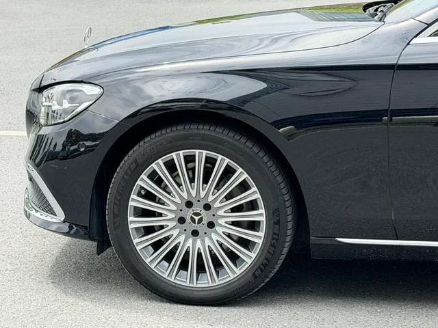 Mercedes-Benz E-Class 2023 E 300 L Fashionable Passenger car exterior photo 7 Mercedes-Benz E-Class 2023 E 300 L Fashionable Passenger car exterior photo 7
