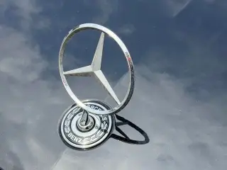 Mercedes-Benz E-Class 2023 E 300 L Fashionable Passenger car exterior photo 8 Mercedes-Benz E-Class 2023 E 300 L Fashionable Passenger car exterior photo 8