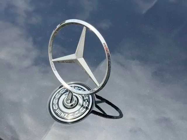 Mercedes-Benz E-Class 2023 E 300 L Fashionable Passenger car exterior photo 8 Mercedes-Benz E-Class 2023 E 300 L Fashionable Passenger car exterior photo 8