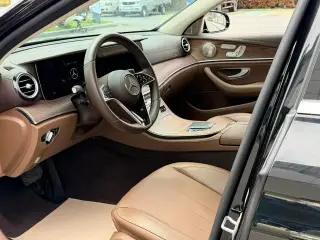Mercedes-Benz E-Class 2023 E 300 L Fashionable Passenger car interior photo 10 Mercedes-Benz E-Class 2023 E 300 L Fashionable Passenger car interior photo 10