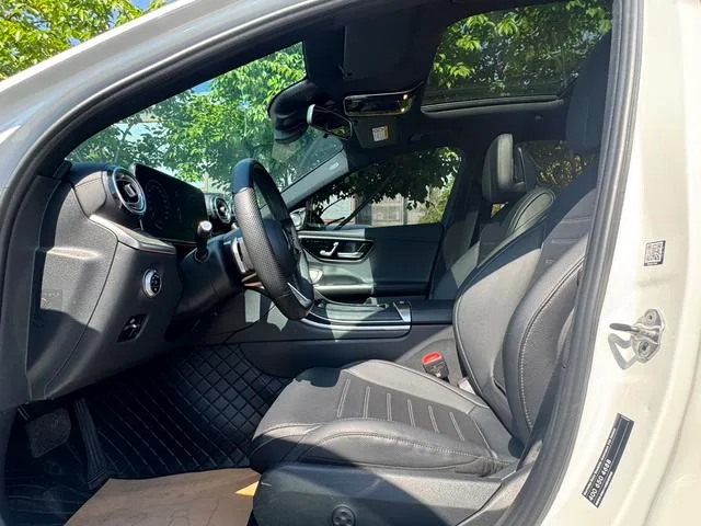 Mercedes-Benz C-Class 2022 C 260 L Sports version interior photo 11 Mercedes-Benz C-Class 2022 C 260 L Sports version interior photo 11
