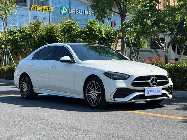 Mercedes-Benz C-Class 2022 C 260 L Sports version interior photo 18 Mercedes-Benz C-Class 2022 C 260 L Sports version interior photo 18