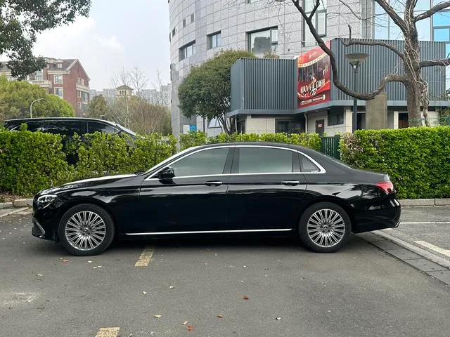 Mercedes-Benz E-Class 2023 Restyling E 300 L Luxury type Passenger car exterior photo 3