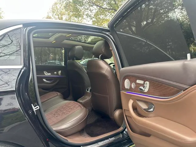 Mercedes-Benz E-Class 2023 Restyling E 300 L Luxury type Passenger car interior photo 16