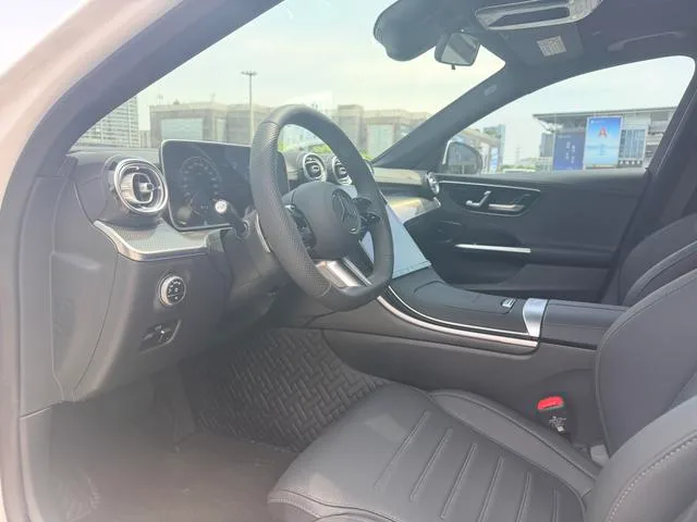 Mercedes-Benz C-Class 2025 Restyling C 260 L Sports version interior photo 10 Mercedes-Benz C-Class 2025 Restyling C 260 L Sports version interior photo 10