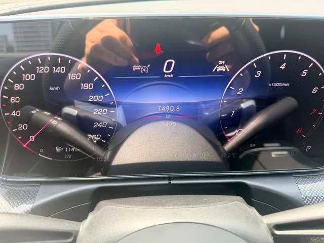 Mercedes-Benz C-Class 2025 Restyling C 260 L Sports version interior photo 16 Mercedes-Benz C-Class 2025 Restyling C 260 L Sports version interior photo 16
