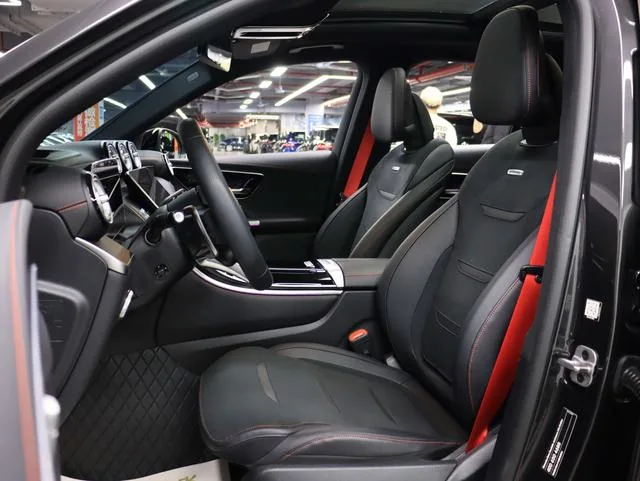 Mercedes-Benz GLC AMG 2024 AMG GLC 43 4MATIC interior photo 11 Mercedes-Benz GLC AMG 2024 AMG GLC 43 4MATIC interior photo 11