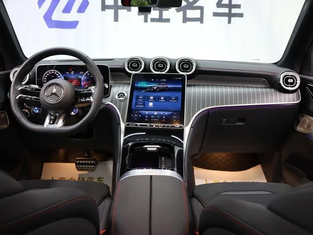 Mercedes-Benz GLC AMG 2024 AMG GLC 43 4MATIC interior photo 12 Mercedes-Benz GLC AMG 2024 AMG GLC 43 4MATIC interior photo 12