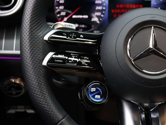 Mercedes-Benz GLC AMG 2024 AMG GLC 43 4MATIC interior photo 15 Mercedes-Benz GLC AMG 2024 AMG GLC 43 4MATIC interior photo 15