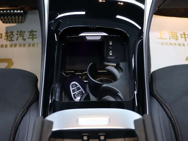 Mercedes-Benz GLC AMG 2024 AMG GLC 43 4MATIC interior photo 20 Mercedes-Benz GLC AMG 2024 AMG GLC 43 4MATIC interior photo 20