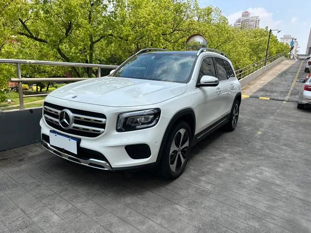 Mercedes-Benz GLB 2023 GLB 220 Estilo de moda exterior foto 1 Mercedes-Benz GLB 2023 GLB 220 Estilo de moda exterior foto 1
