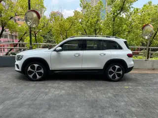 Mercedes-Benz GLB 2023 GLB 220 Estilo de moda exterior foto 3 Mercedes-Benz GLB 2023 GLB 220 Estilo de moda exterior foto 3