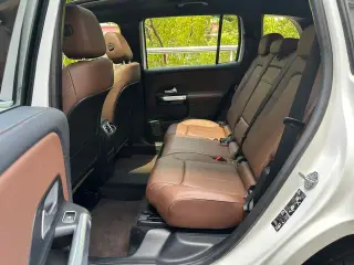 Mercedes-Benz GLB 2023 GLB 220 Estilo de moda exterior foto 5 Mercedes-Benz GLB 2023 GLB 220 Estilo de moda exterior foto 5