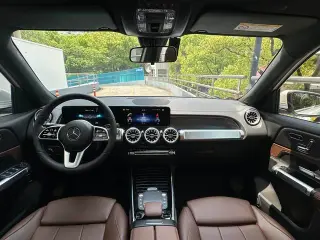 Mercedes-Benz GLB 2023 GLB 220 Estilo de moda exterior foto 7 Mercedes-Benz GLB 2023 GLB 220 Estilo de moda exterior foto 7