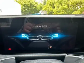 Mercedes-Benz GLB 2023 GLB 220 Estilo de moda exterior foto 8 Mercedes-Benz GLB 2023 GLB 220 Estilo de moda exterior foto 8