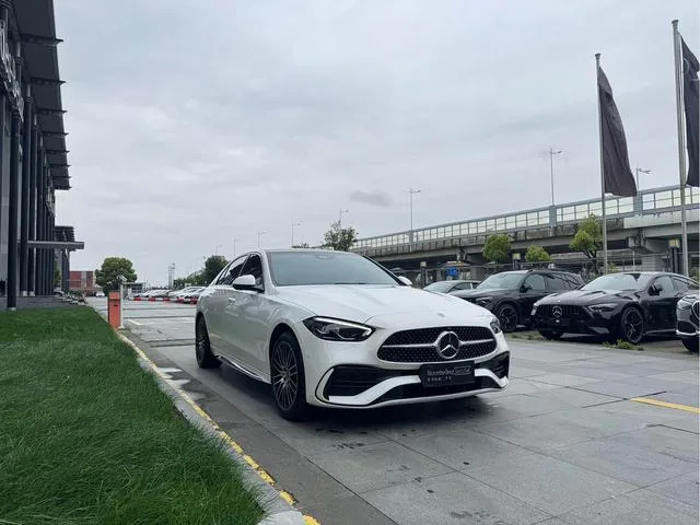 Mercedes-Benz C-Class 2022 C 260 L Sports version exterior photo 3 Mercedes-Benz C-Class 2022 C 260 L Sports version exterior photo 3