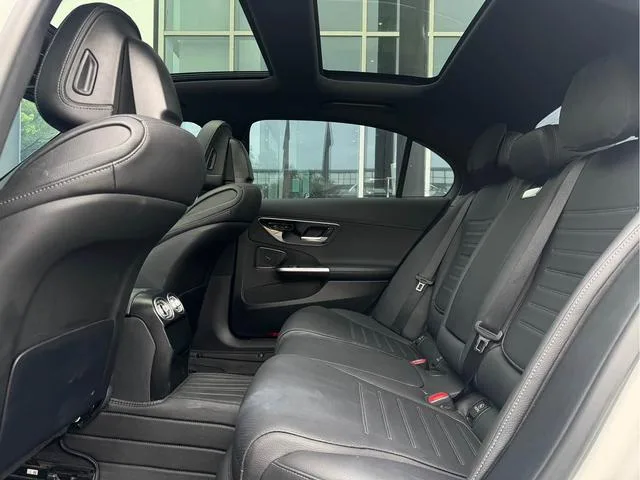 Mercedes-Benz C-Class 2022 C 260 L Sports version interior photo 8 Mercedes-Benz C-Class 2022 C 260 L Sports version interior photo 8