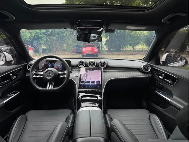 Mercedes-Benz C-Class 2022 C 260 L Sports version interior photo 9 Mercedes-Benz C-Class 2022 C 260 L Sports version interior photo 9