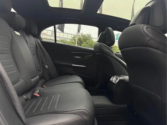 Mercedes-Benz C-Class 2022 C 260 L Sports version interior photo 10 Mercedes-Benz C-Class 2022 C 260 L Sports version interior photo 10