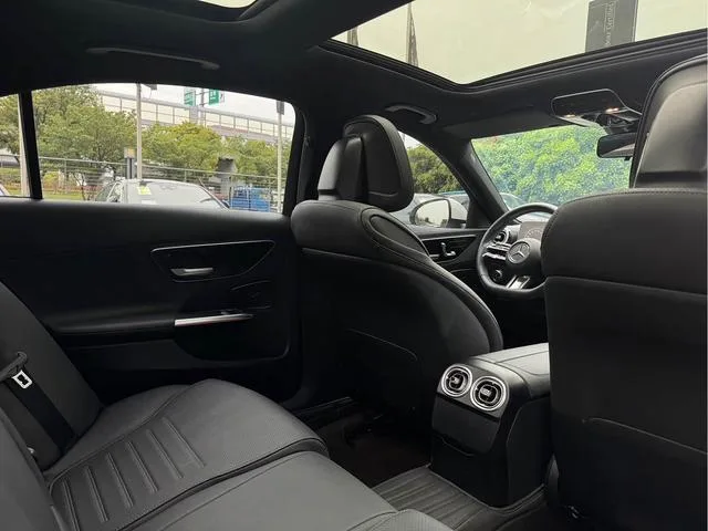 Mercedes-Benz C-Class 2022 C 260 L Sports version interior photo 11 Mercedes-Benz C-Class 2022 C 260 L Sports version interior photo 11