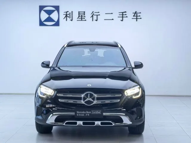 Mercedes-Benz GLC 2021 GLC 260 L 4MATIC Dynamic exterior photo 4 Mercedes-Benz GLC 2021 GLC 260 L 4MATIC Dynamic exterior photo 4