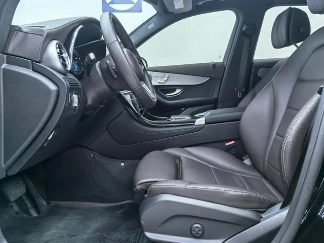 Mercedes-Benz GLC 2021 GLC 260 L 4MATIC Dynamic interior photo 14 Mercedes-Benz GLC 2021 GLC 260 L 4MATIC Dynamic interior photo 14