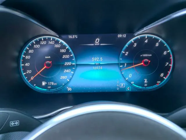 Mercedes-Benz GLC 2021 GLC 260 L 4MATIC Dynamic interior photo 18 Mercedes-Benz GLC 2021 GLC 260 L 4MATIC Dynamic interior photo 18
