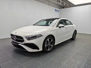 Mercedes-Benz A-Class 2023 A 200 L Edición de moda de coche deportivo exterior foto 1 Mercedes-Benz A-Class 2023 A 200 L Edición de moda de coche deportivo exterior foto 1