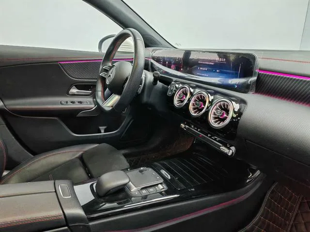 Mercedes-Benz A-Class 2023 A 200 L Edición de moda de coche deportivo interior foto 14 Mercedes-Benz A-Class 2023 A 200 L Edición de moda de coche deportivo interior foto 14