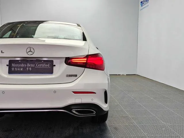 Mercedes-Benz A-Class 2023 A 200 L Edición de moda de coche deportivo interior foto 19 Mercedes-Benz A-Class 2023 A 200 L Edición de moda de coche deportivo interior foto 19