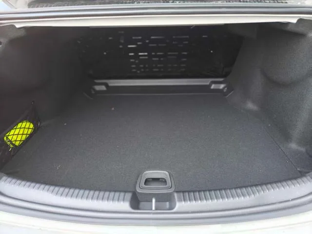 Mercedes-Benz C-Class 2025 Restyling C 260 L Hao Night Sports Edition interior photo 11 Mercedes-Benz C-Class 2025 Restyling C 260 L Hao Night Sports Edition interior photo 11