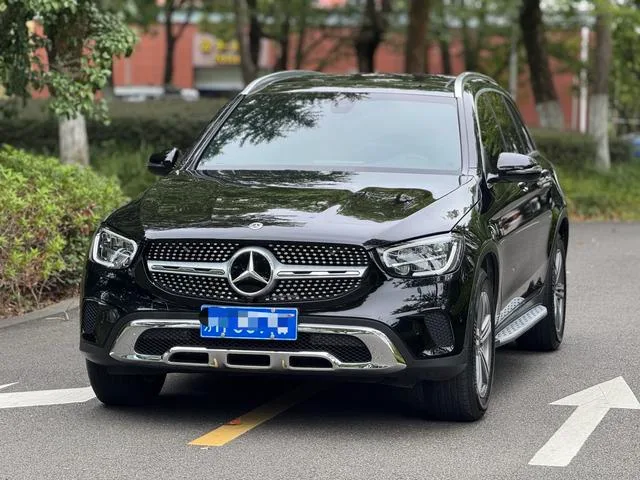 Mercedes-Benz GLC 2021 GLC 260 L 4MATIC Dynamic exterior photo 1 Mercedes-Benz GLC 2021 GLC 260 L 4MATIC Dynamic exterior photo 1