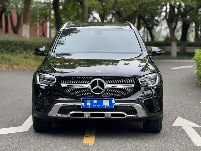 Mercedes-Benz GLC 2021 GLC 260 L 4MATIC Dynamic exterior photo 2 Mercedes-Benz GLC 2021 GLC 260 L 4MATIC Dynamic exterior photo 2