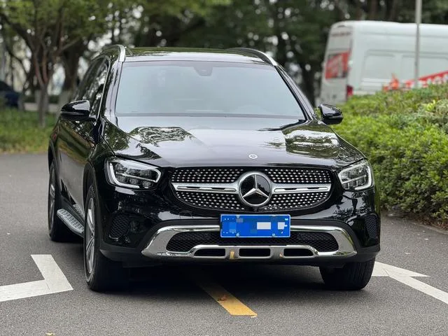 Mercedes-Benz GLC 2021 GLC 260 L 4MATIC Dynamic exterior photo 3 Mercedes-Benz GLC 2021 GLC 260 L 4MATIC Dynamic exterior photo 3