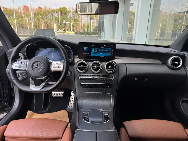 Mercedes-Benz C-Class 2021 C 260 Coupé intérieur photo 19 Mercedes-Benz C-Class 2021 C 260 Coupé intérieur photo 19