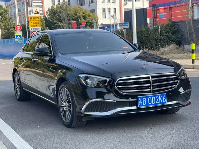 Mercedes-Benz E-Class 2023 E 260 L Passenger car exterior photo 3