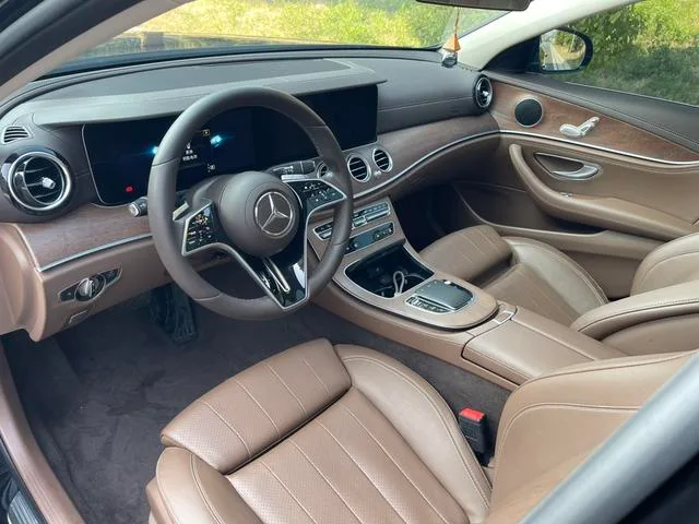 Mercedes-Benz E-Class 2023 E 260 L Passenger car exterior photo 9