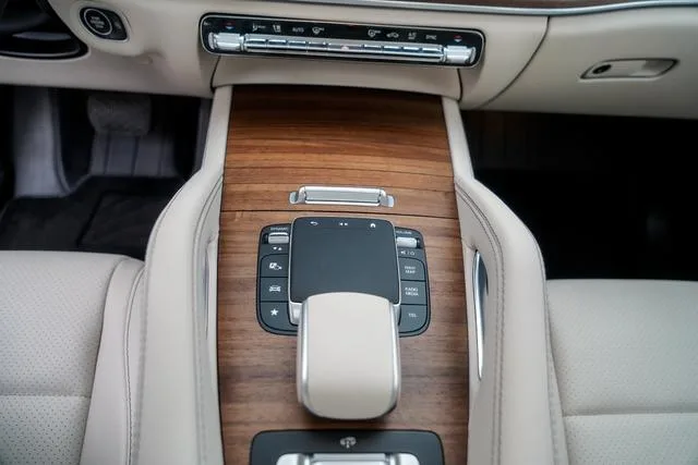 Mercedes-Benz GLE (Imported) 2024 GLE 450 4MATIC Style tendance intérieur photo 11 Mercedes-Benz GLE (Imported) 2024 GLE 450 4MATIC Style tendance intérieur photo 11