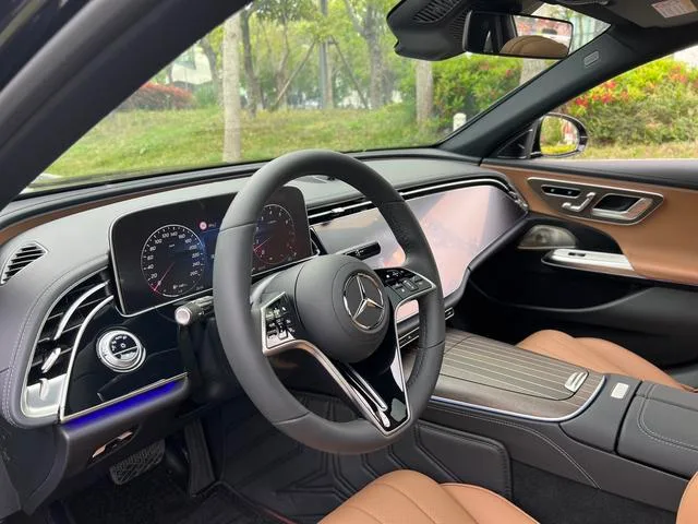 Mercedes-Benz E-Class 2024 E 300 L De lujo Coche exterior foto 9
