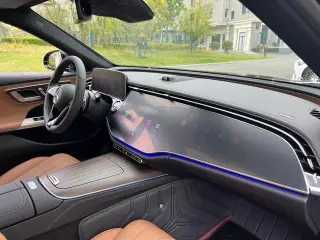 Mercedes-Benz E-Class 2024 E 300 L De lujo Coche interior foto 11