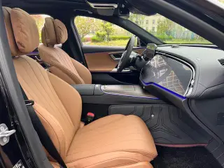Mercedes-Benz E-Class 2024 E 300 L De lujo Coche interior foto 12