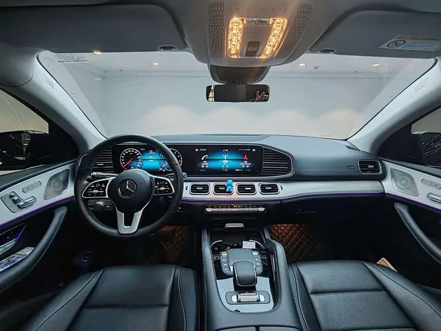 Mercedes-Benz GLE Coupe 2022 GLE 350 4MATIC coupe SUV Luxury type interior photo 15