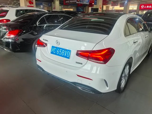 Mercedes-Benz A-Class 2021 A 200 L Sports Sedan Dynamic Edition interior photo 6
