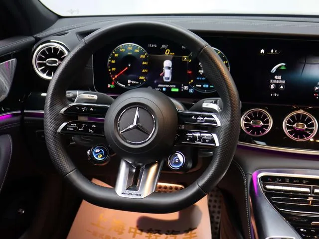 Mercedes-Benz AMG GT 2023 AMG GT 50 Voiture de sport à quatre portes intérieur photo 15 Mercedes-Benz AMG GT 2023 AMG GT 50 Voiture de sport à quatre portes intérieur photo 15